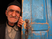 گفت‌وگو با یوسف علیخانی کارگردان مستند «عزیز و نگار»