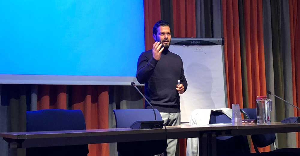 «پژمان بازغی» در سوئد ورک‌شاپ بازیگری برگزار کرد